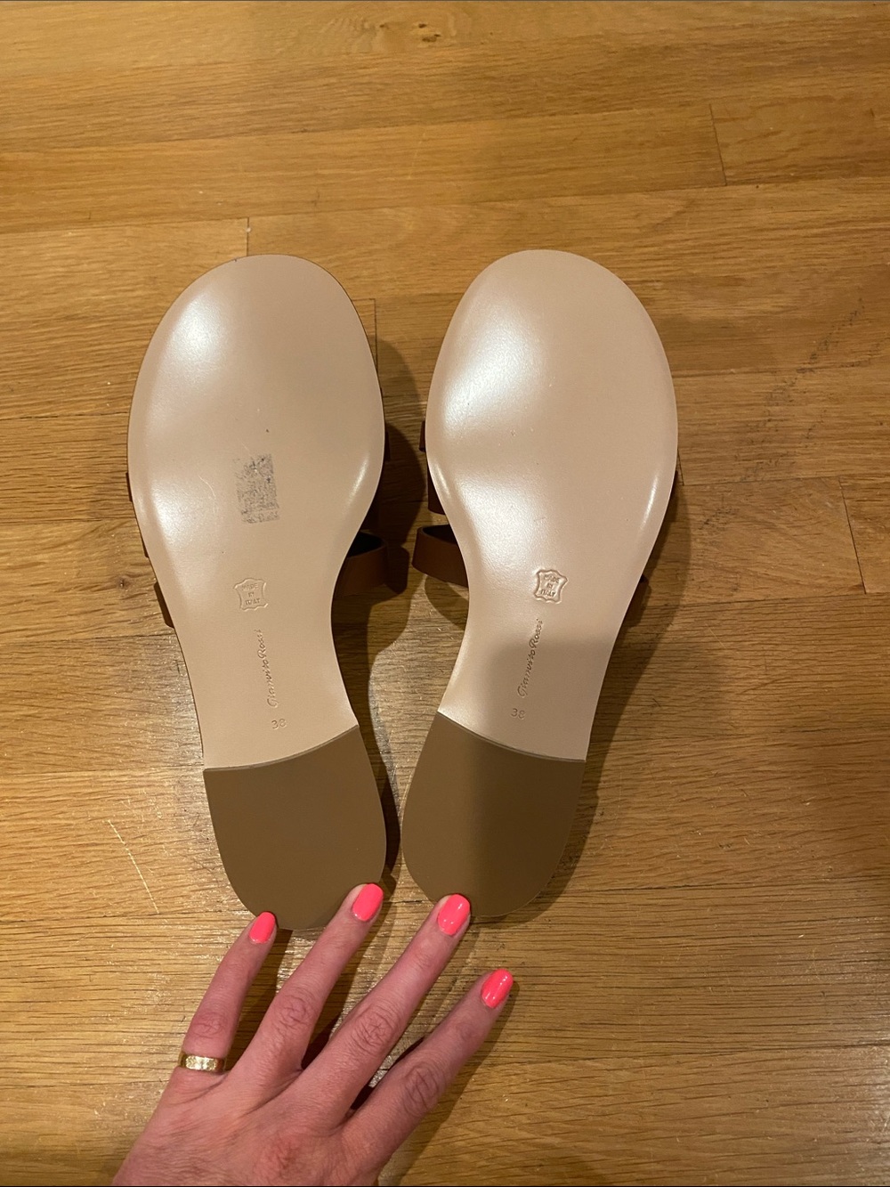 Gianvito Rossi Nora Flat Sandals. - Picture 3 of 10